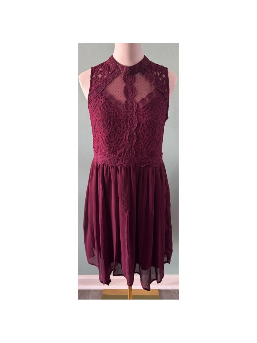 Women's maurices Burgundy Lace Dress Size M